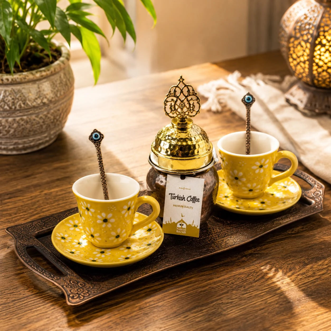 Juego de café Cerámica para dos; Juego de café Cerámica para dos con detalles visibles que realzan su presencia en la mesa o el hogar
