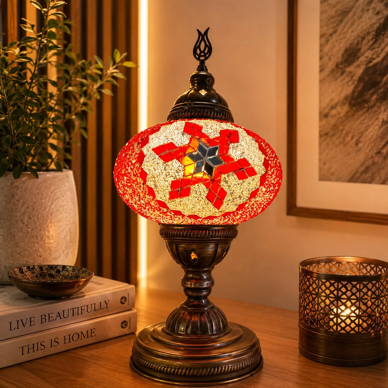 Lámpara vitraux de mesa con estrella roja sobre mosaico espejado