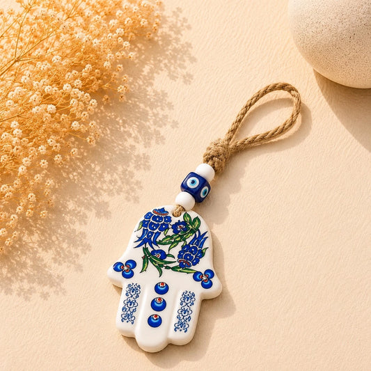 Colgante mano de Fátima verde floral; Colgante mano de Fátima verde floral como pieza decorativa de inspiración turca, con detalles visibles en su diseño