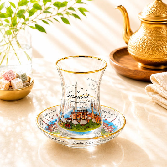 Taza Estambul; Taza Estambul con detalles visibles que realzan su presencia en la mesa o el hogar