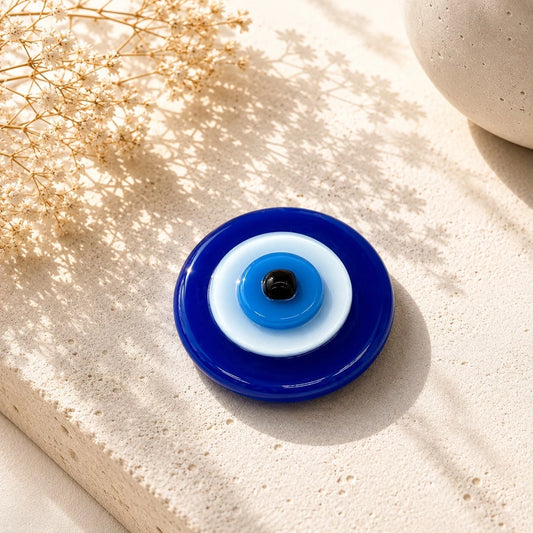 Imán ojo Azul; Imán ojo Azul con ojo turco visible en una combinación de colores definida por su diseño