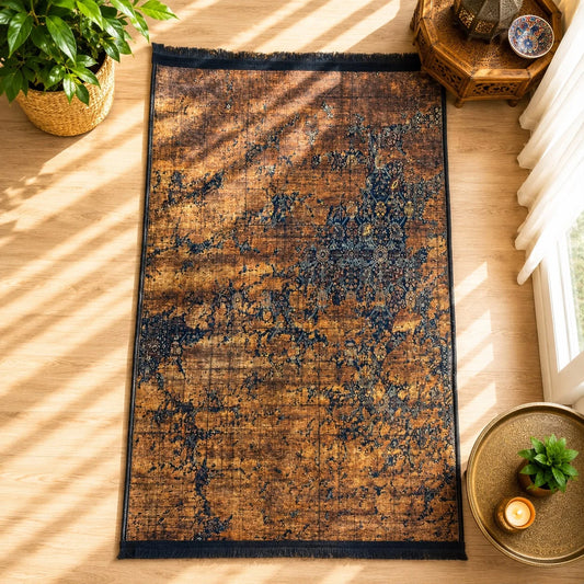 Alfombra de terciopelo efecto envejecido; Alfombra de terciopelo efecto envejecido con un diseño visible que aporta un acento decorativo al ambiente