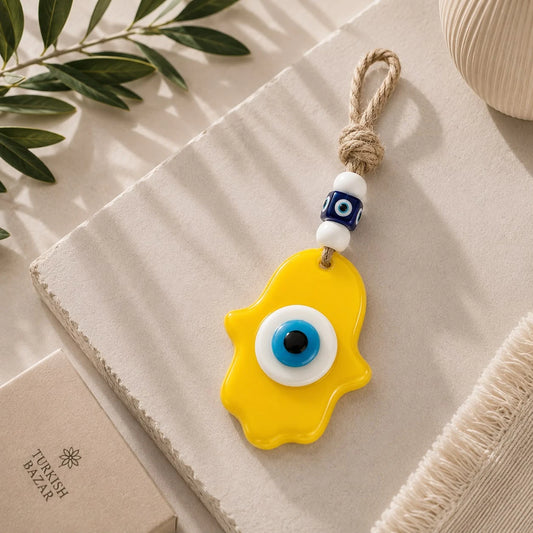 Mano de Fátima Amarillo; Mano de Fátima Amarillo como pieza decorativa de inspiración turca, con detalles visibles en su diseño