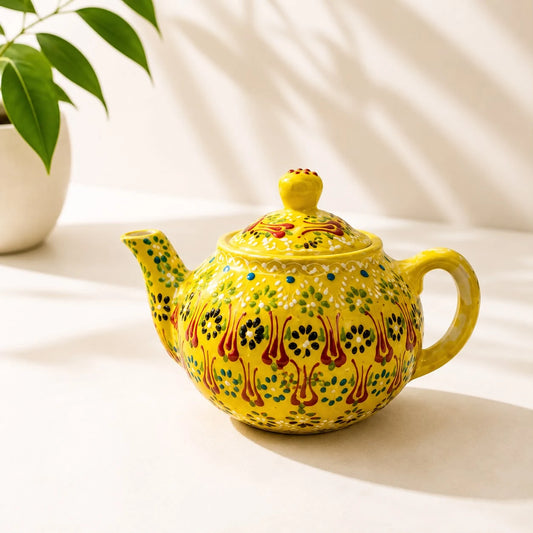 Tetera de Cerámica Amarillo; Tetera de Cerámica Amarillo con terminación decorativa visible para preparar o servir infusiones