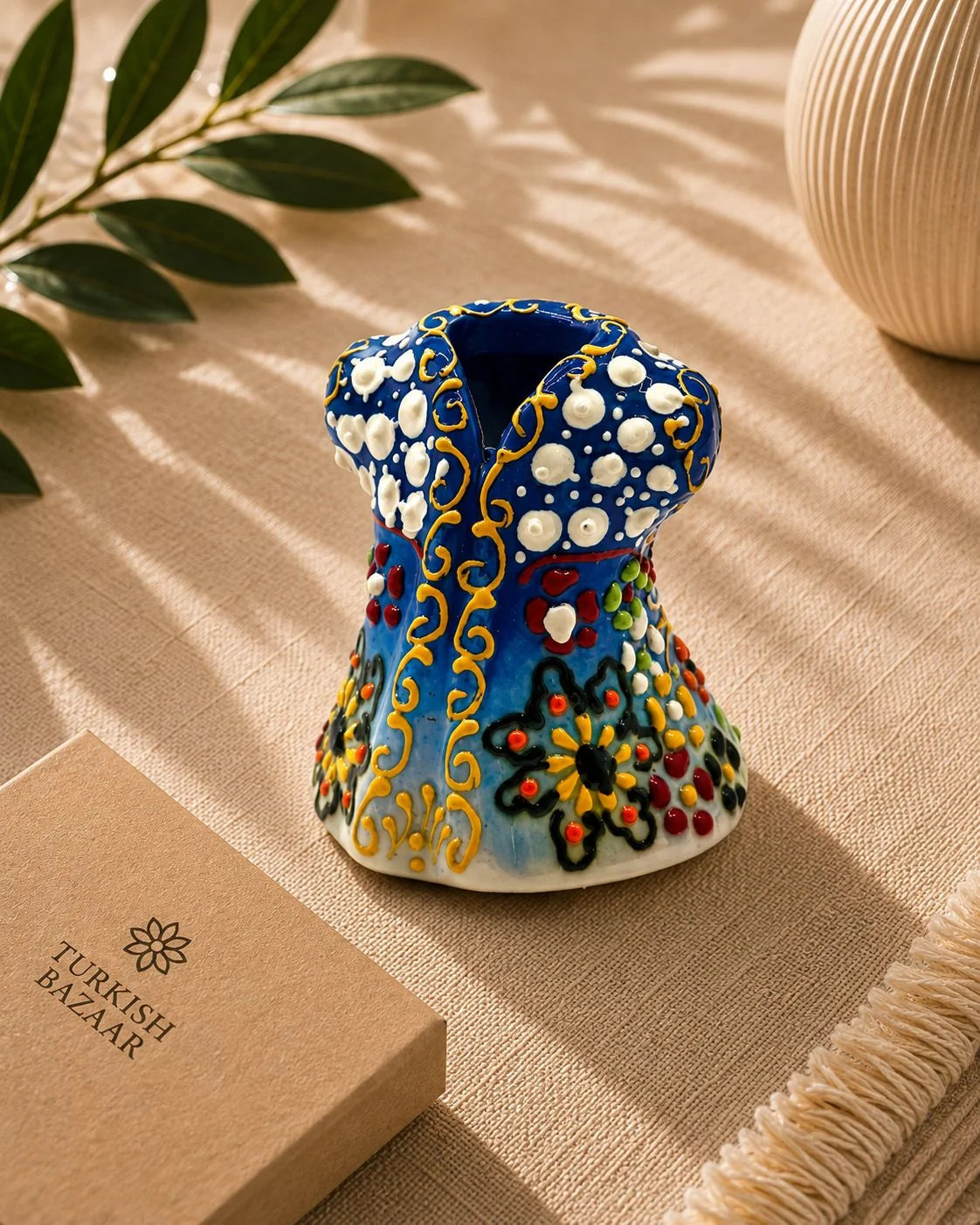 Kaftán decorativo de cerámica pintado a mano color azul claro