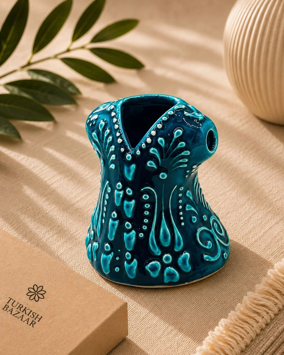 Kaftán decorativo de cerámica pintado a mano color turquesa