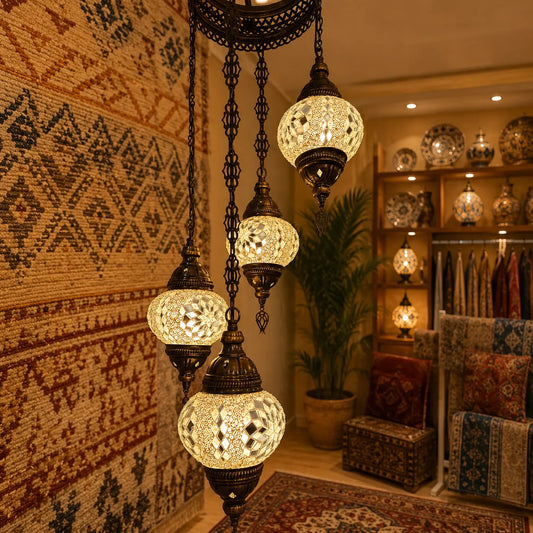 Araña de techo vitraux de 4 luces en mosaico blanco y plateado espejado