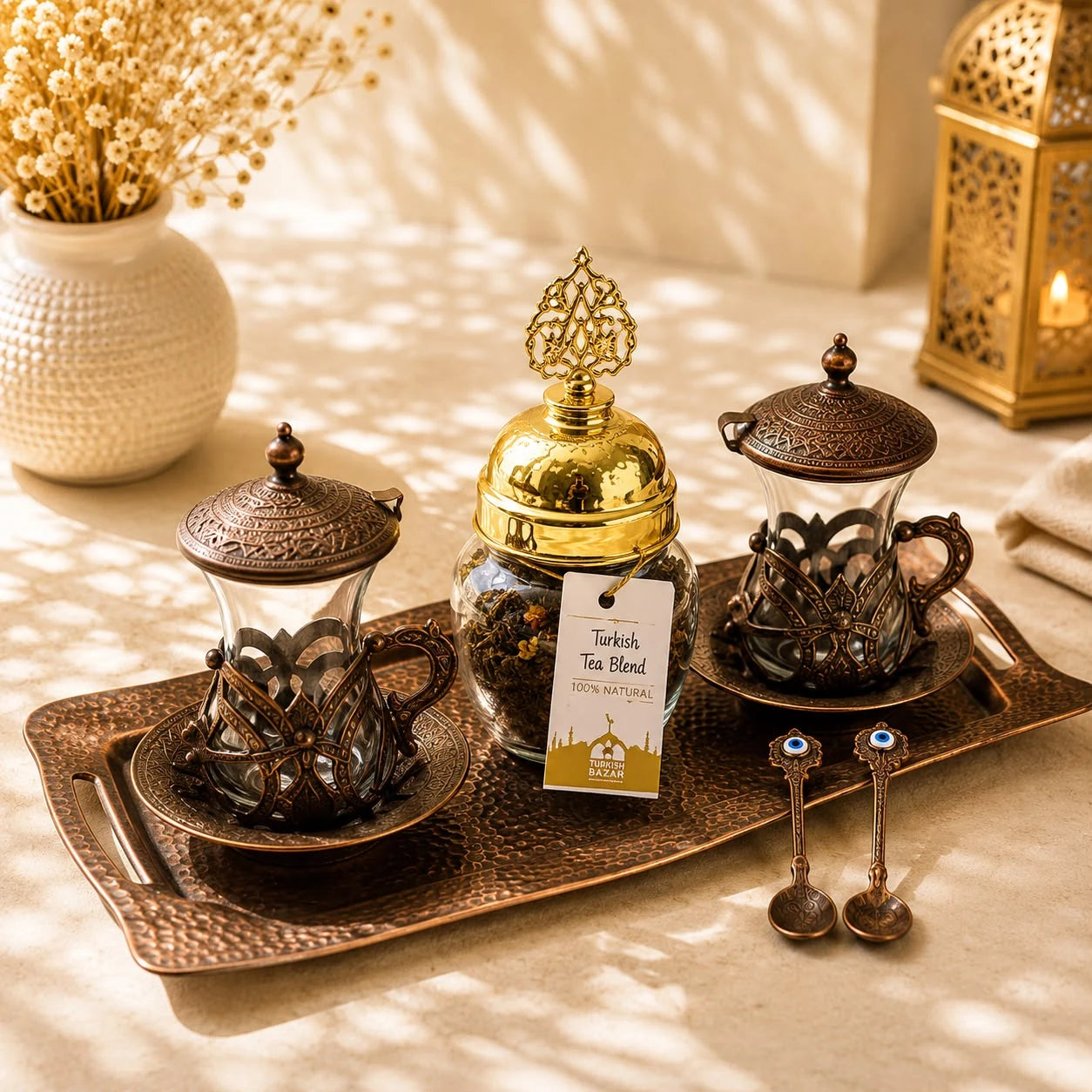 Juego de té para dos Cobre; Juego de té para dos Cobre con detalles visibles que realzan su presencia en la mesa o el hogar