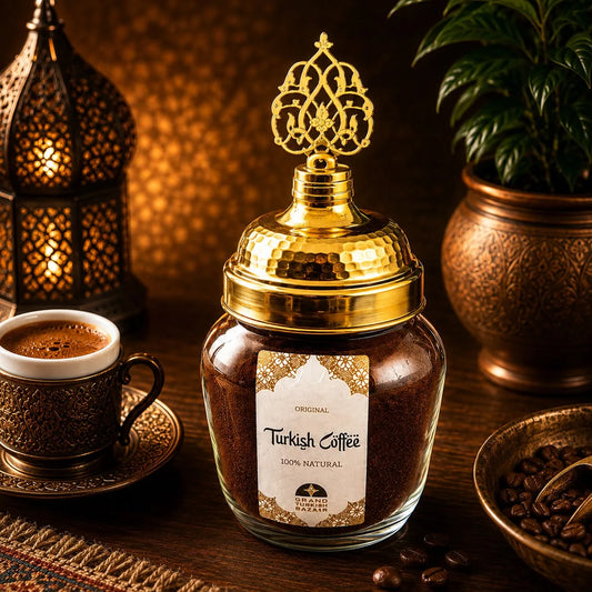 Café turco molido 100% Arábica en Frasco, 150 grs, junto a un cezve tradicional
