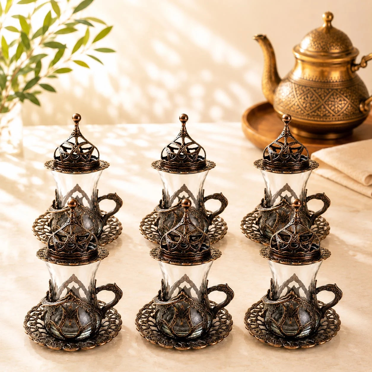 Juego de té Cobre; Juego de té Cobre con detalles visibles que realzan su presencia en la mesa o el hogar