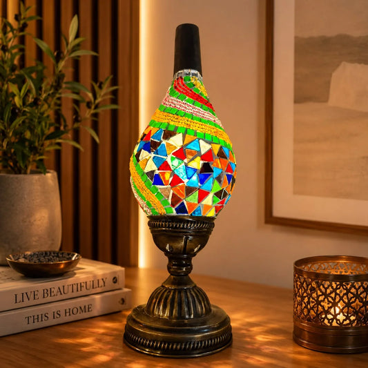 Lámpara vitraux de mesa forma gota con mosaico multicolor tipo arcoíris